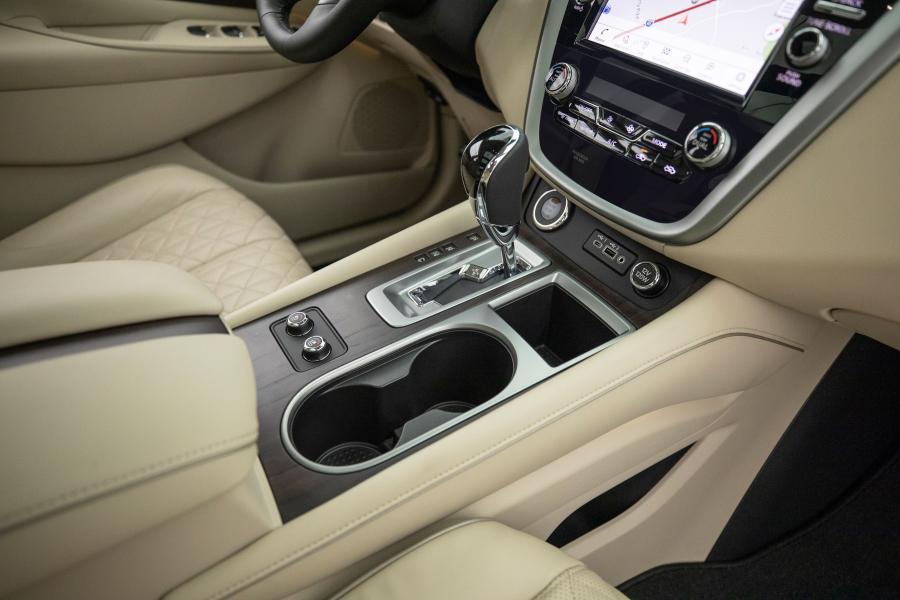 Интерьер Nissan Murano 2018 года  (NA) (фото 13 из 40)